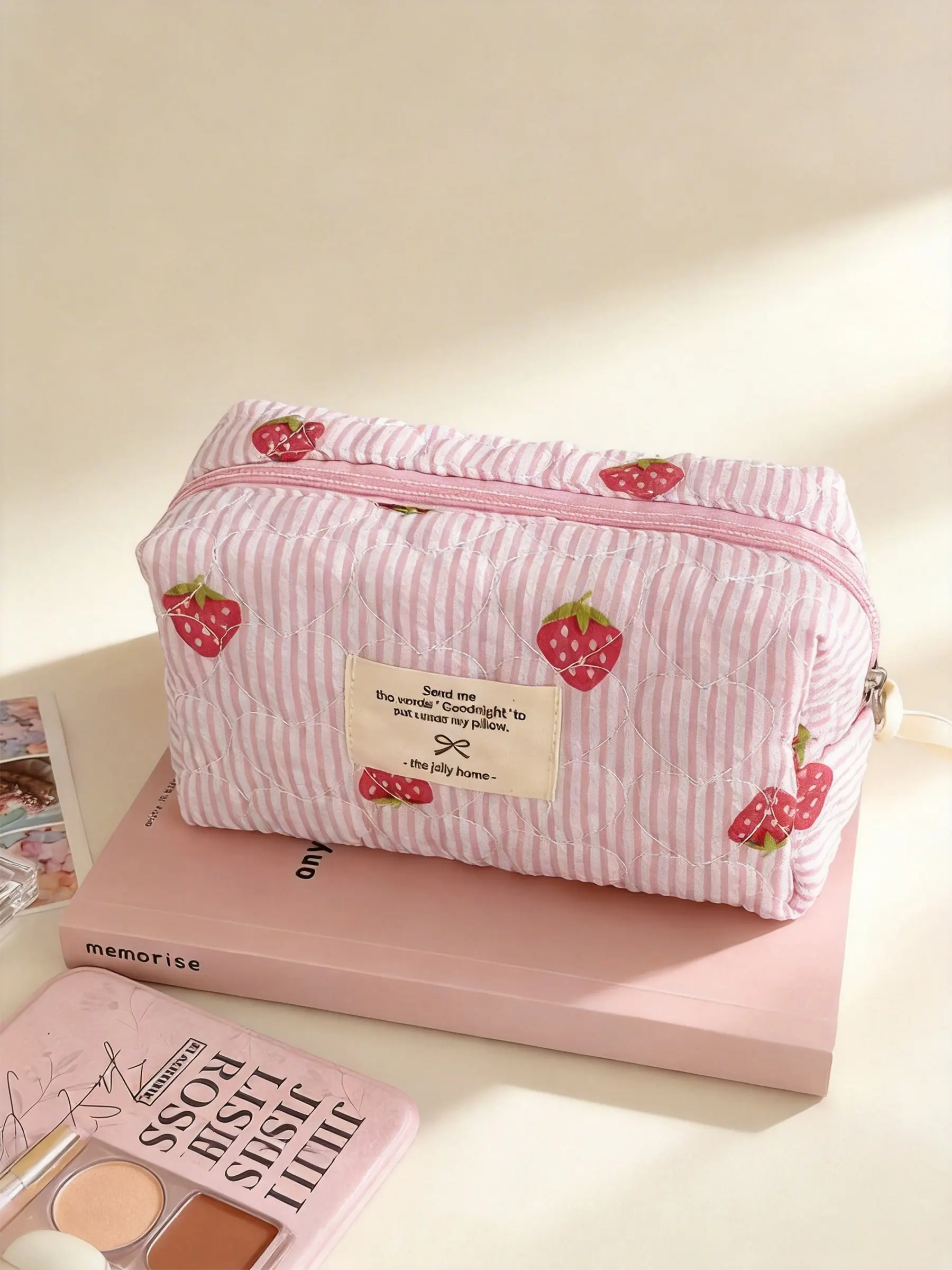 1PC Pink Strawberry Women Cosmetic Travel Bags Quilted Bag Vintage Vanity Bag Portable Travel Organizer Toiletry Makeup Storage Pouch Handbag Ladies Zipper Bag