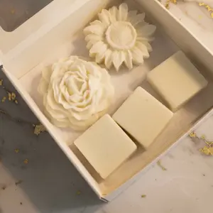Wax Melts - 5 Pieces, White Color, Floral Design, Ideal for Aromatherapy and Home Fragrance