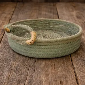 Western lariat rope basket