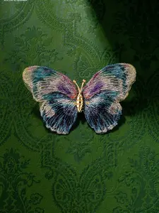 LYRA PIN Elegant Butterfly Brooch, Vintage Insect Pin, Unique Design Lapel Clip, Perfect Gift for Birthdays, Holidays, Anniversaries, Parties