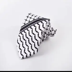 Men tie kuffiyeh