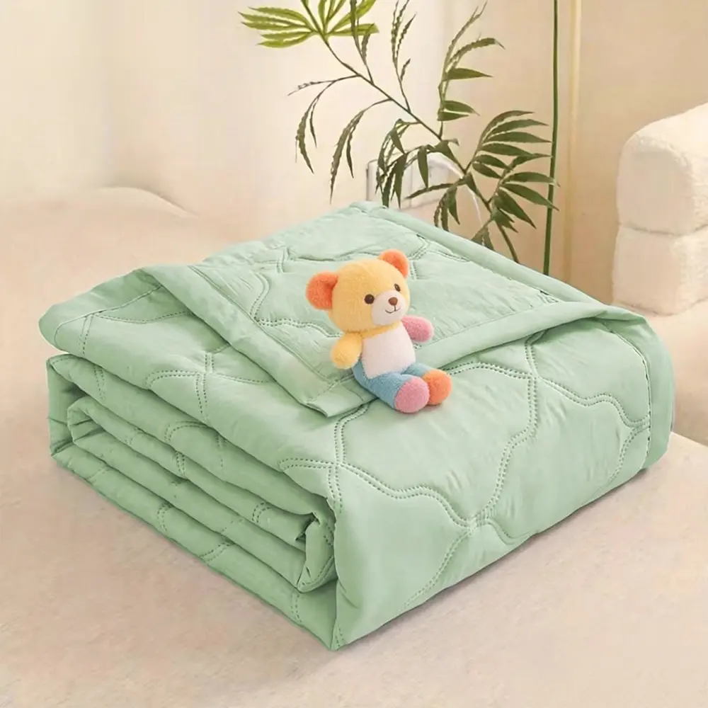Lightweight Quilted Bed Blanket, Thin Cotton Fill Comforter, Ultrasonic Embossed Throw Blanket, Soft Breathable Coverlet for Bed Sofa, Green