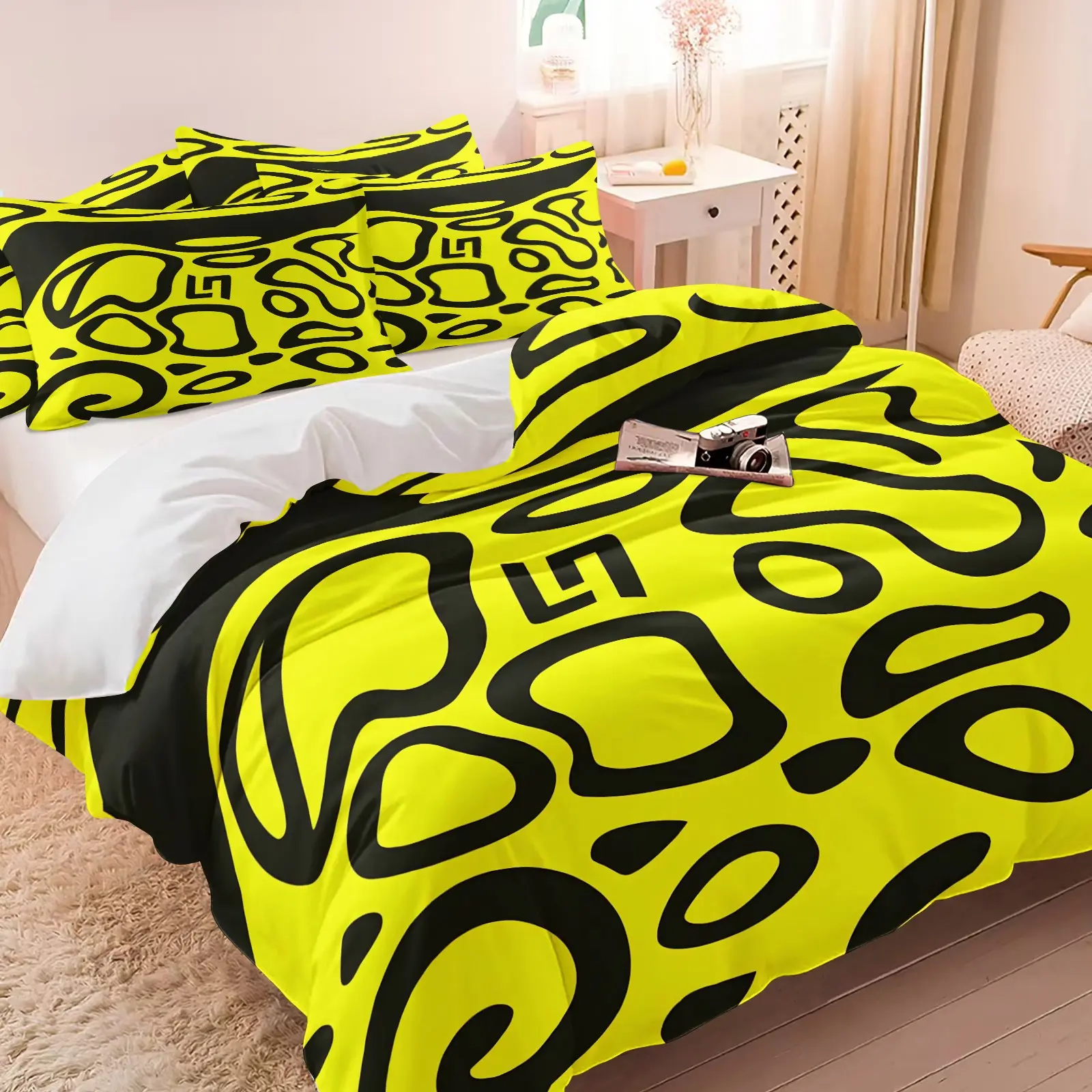 Fluorescent Yellow Black Leopard Print Duvet Cover Set & 1-2 Coreless Pillowcases, Fluorescent Color Blocking, Abstract Leopard Print Stripe Design, Comfortable Soft Bedroom Decor, Street Style for Trendy Youth