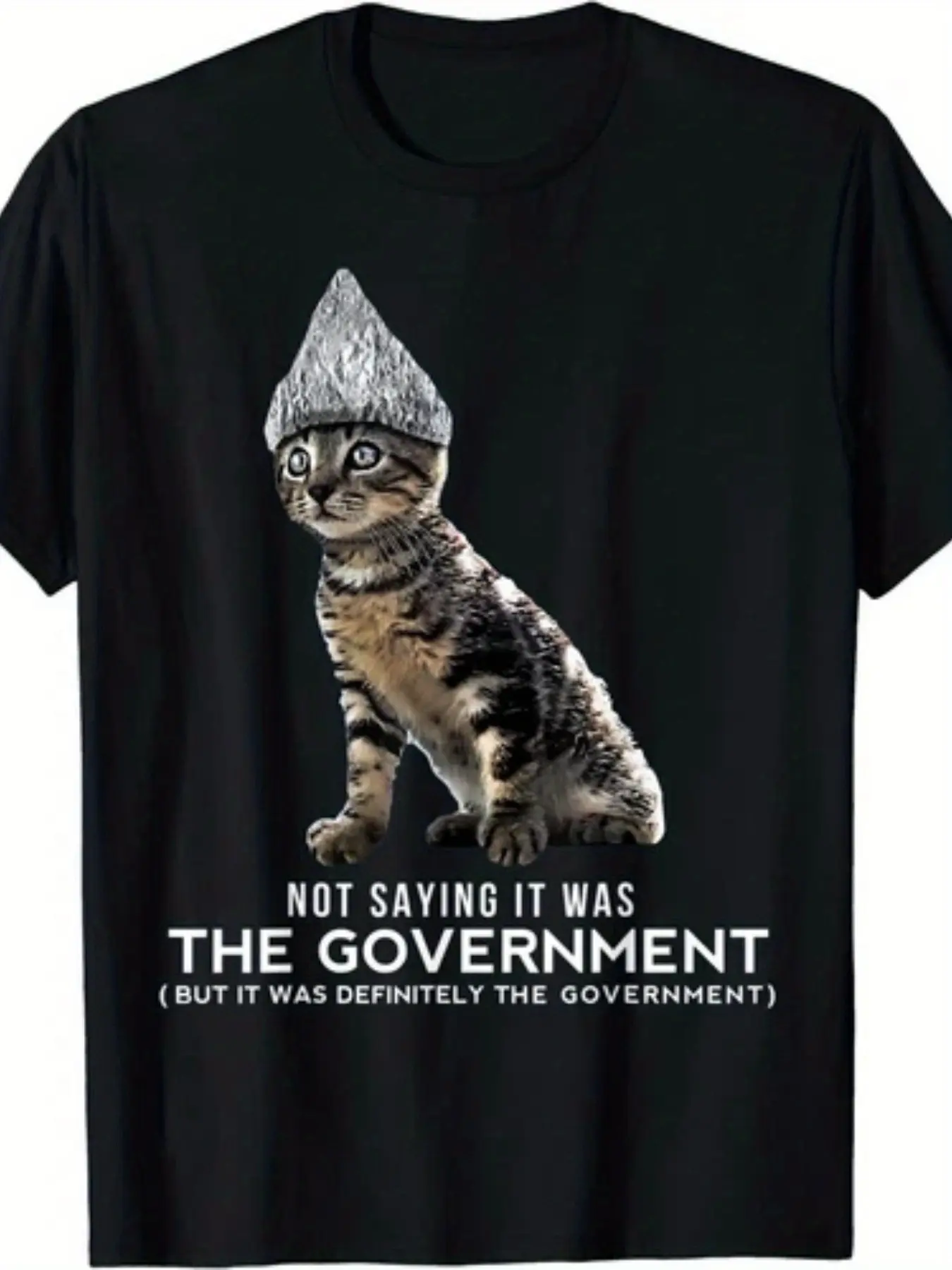 Men's Funny Conspiracy Cat Tin Foil Hat T-Shirt with Government Spy Graphic & Tin Foil Headset Design - Novelty Gift for Spies,, Aliens & for All-Season Comfortable Casual Wear - Machine Washable Round Neck Short Sleeve Shirt for Theorists