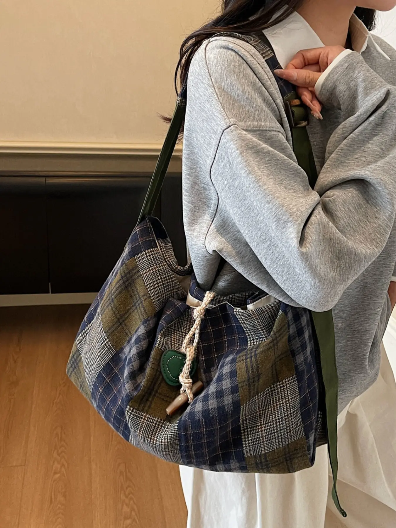 2026 New Retro Style Versatile Casual Plaid Canvas Tote Bag, Large Capacity Shoulder Crossbody Bag for Commuting, Chic Crossbody Bag, Casual Fashion Bag