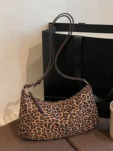 Fashionable and versatile shoulder bag, simple and casual solid color retro crossbody bag, large capacity and niche design crescent bag, suitable for attending gatherings, shopping, work, daily outings