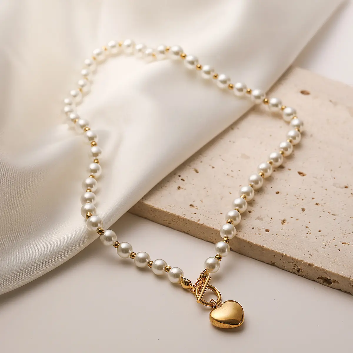 Women's Sports & Outdoor Accessory Chain Necklace Choker - Irregular Pearl, Rhinestone Heart-Flower Pendant Alloy Chain Choker Jewelry, Dainty Chain
