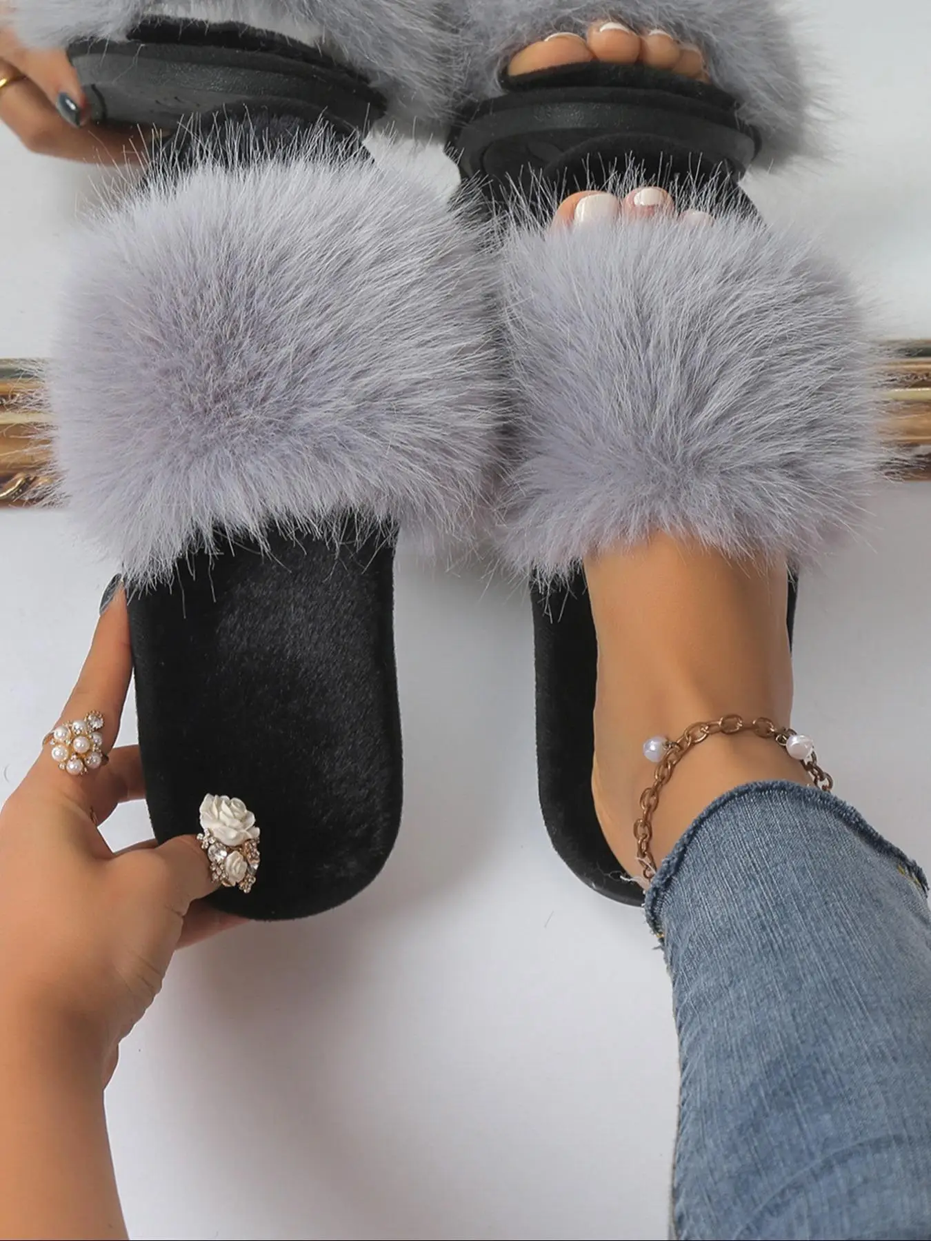 Women's Fashion Faux Fur Fluffy Home Slippers, Casual Soft Plush Comfortable Bedroom Slippers, Plain All-match Indoor Shoes for Fall & Winter