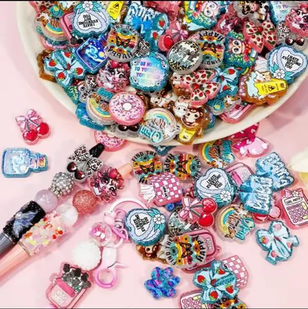 30pcs Random cartoon style acrylic beads(Mainly cartoon characters), perfect for use with beadable pens and beadable keychains. Handmade Crafts