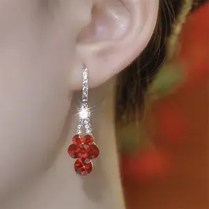 Exquisitely stylish, ultra-shiny, full-diamond tassel earrings with a trendy design, popular with influencers, unique ear cuffs for women