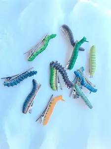 6-Piece Random Caterpillar Fun Hair Clips, Spring Clip, Horror Non-Conformist Creative Decorative Items, Realistic Animal Set, Perfect for Daily Outing