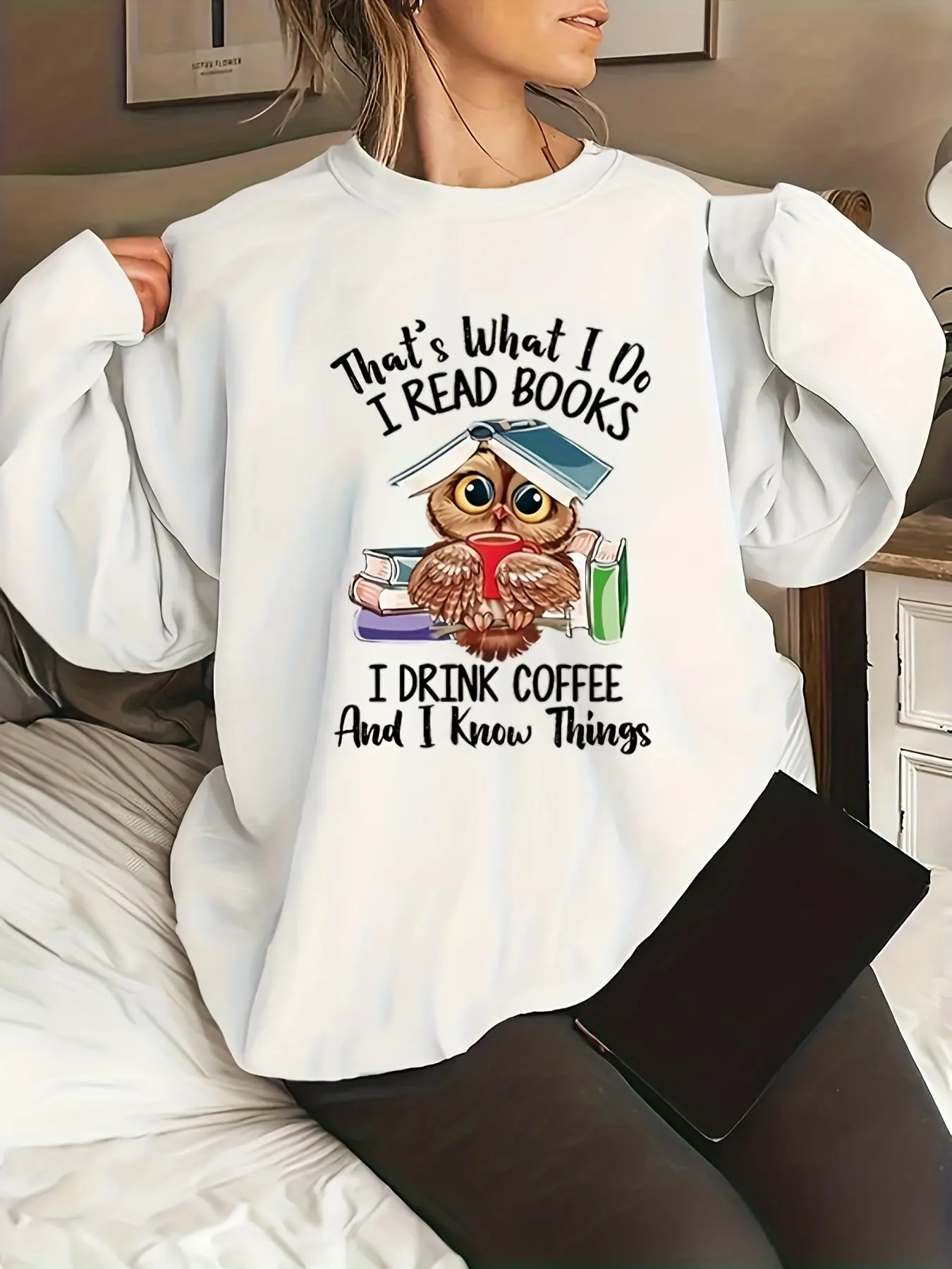 Bird and Book Graphic Sweatshirt for Women, Vintage Nature Crewneck Pullover, Bookish Bird Lover, Casual Fall and Winter Outfit