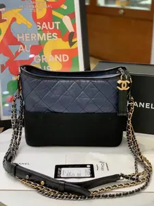 Pre-owned Chanel Leather Shoulder Bags Preloved Gabrielle Bag 24x18cm 7073