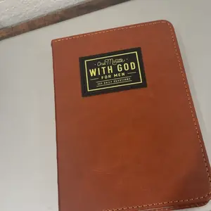 One Minute With God Devotional Set for Men & Women,365 Devotions in Brown Faux Leather, Portable Reflection Book,Bible Study & Prayer Notebook,Perfect Couples or Christian Gift, Birthday Gifts