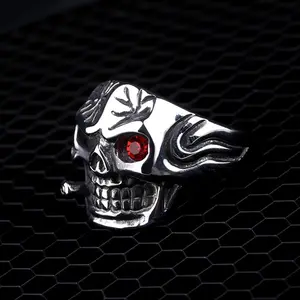 A European and American Light Luxury Cigar Skull Ring with A Retro Trendy and Domineering Dark Style, Suitable for Daily Wear Jewelry, A Gift for Boyfriends and Friends