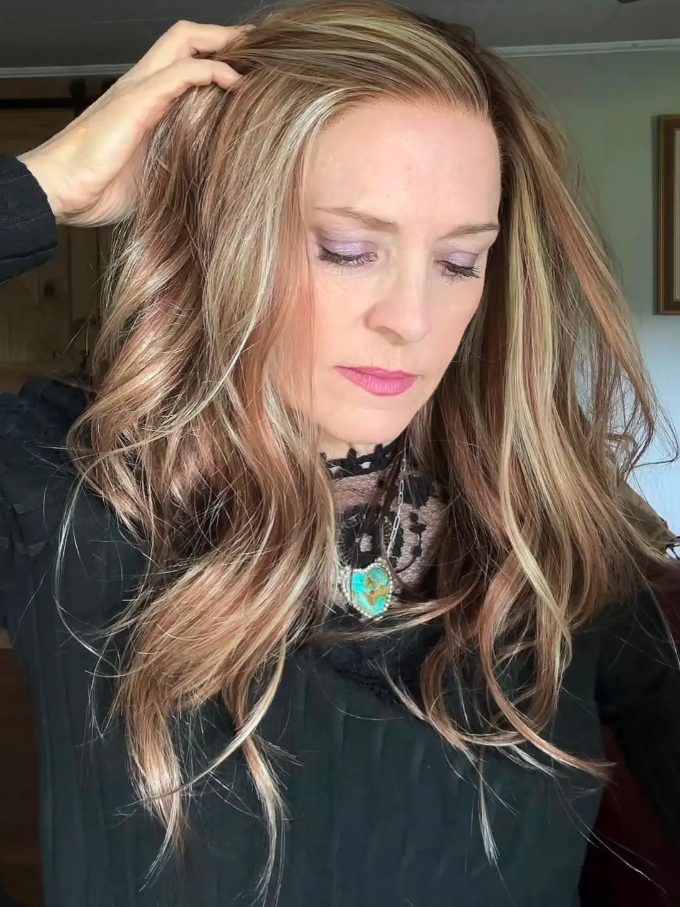 MACA BAKA Ivy Honey Brown Blonde Ombre Highlight Lace Front Wig with Scandinavian Hairline Low Density 14 Inches Short Wavy HD Synthetic Lace Front Wigs for Women Pre Plucked