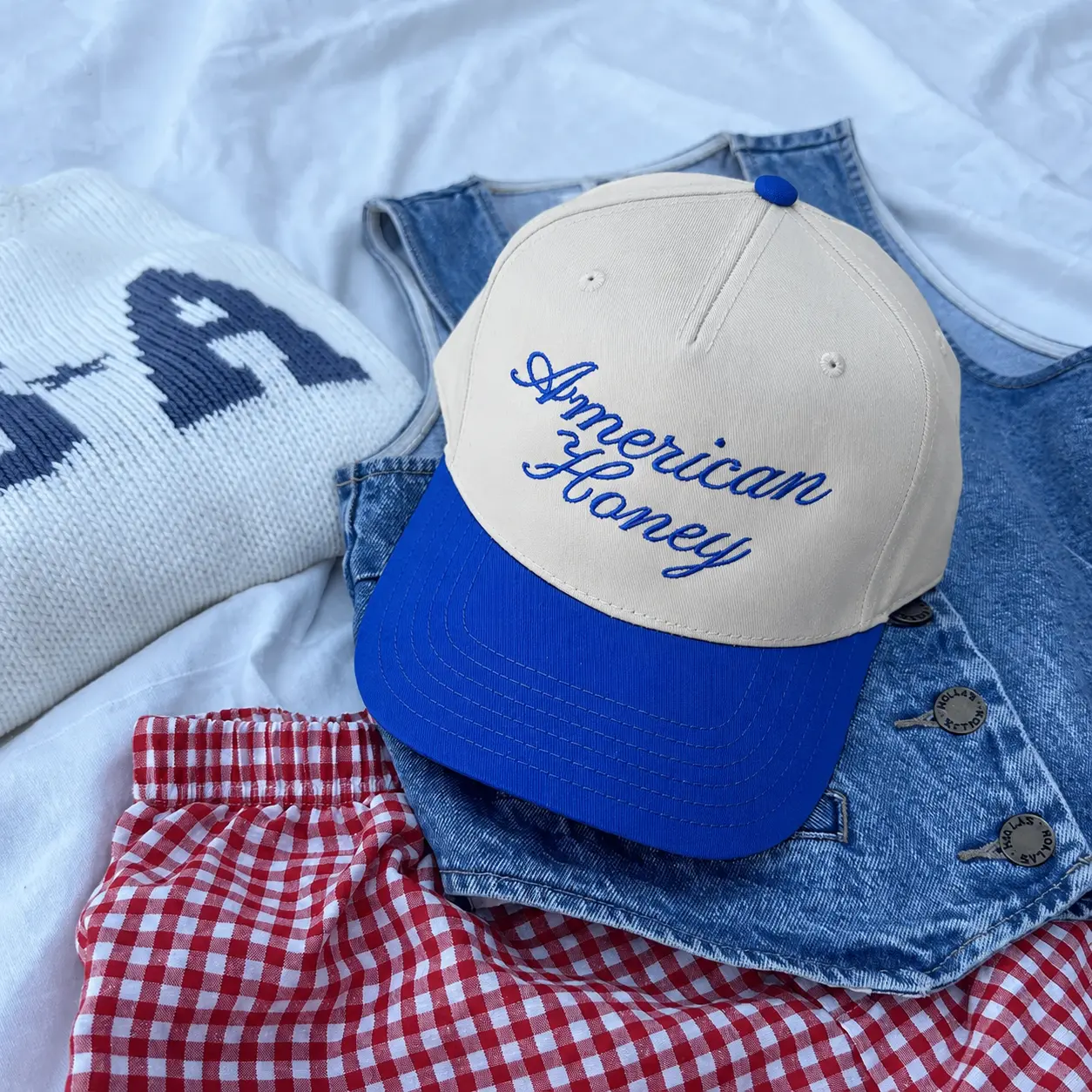 American Honey Trucker Hat, Gift for Men & Women Adjustable Strap Breathable Materials Timeless Design Streetwear Sporty Casual Chic