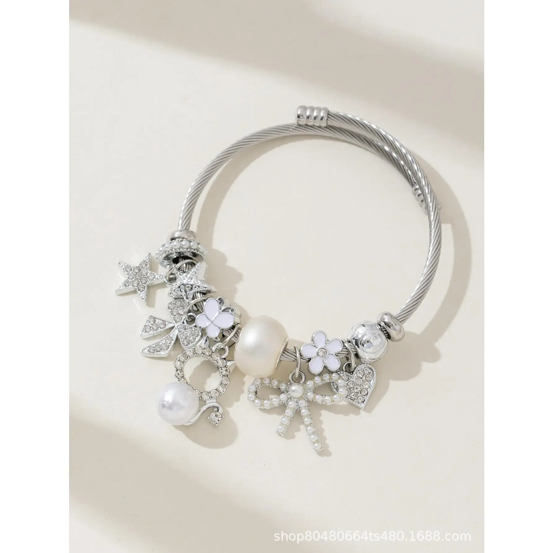 122 # White Pearl Cat YCB654 1