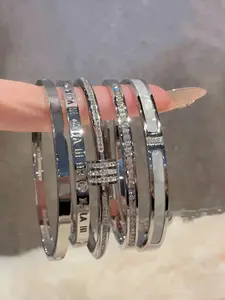 5-Piece Fashion Elegant Stainless Steel Bracelet Set, Stackable Bracelets, Waterproof Non-Fading Braclets for Men Women Daily Wear Party Vacation