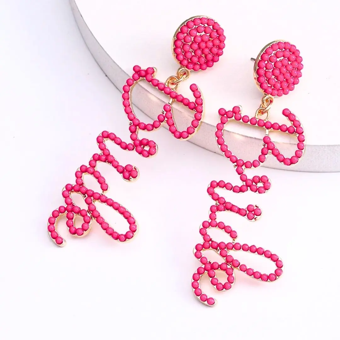Bride to Be Earrings - 1 Pair Fashionable Letter Design Beaded Jewelry with Pink Beads and Gold Tacks for Wedding and Bridal Party Accessories