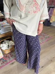 Easel Flower Print Pants - Blueberry
