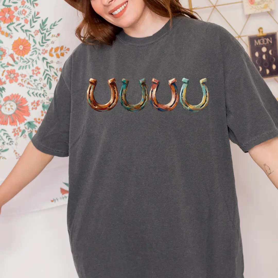 Brushstroke Horseshoe Tee, OVersized Trendy Graphic, Horseshoe Tee, Western Graphic