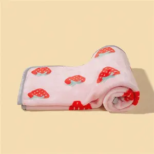 1pc Plush Pink Strawberry Printed Warm Fleece Pet Blanket, Suitable For Autumn And Winter Sleeping Of Medium And Small Sized Cats And Dogs