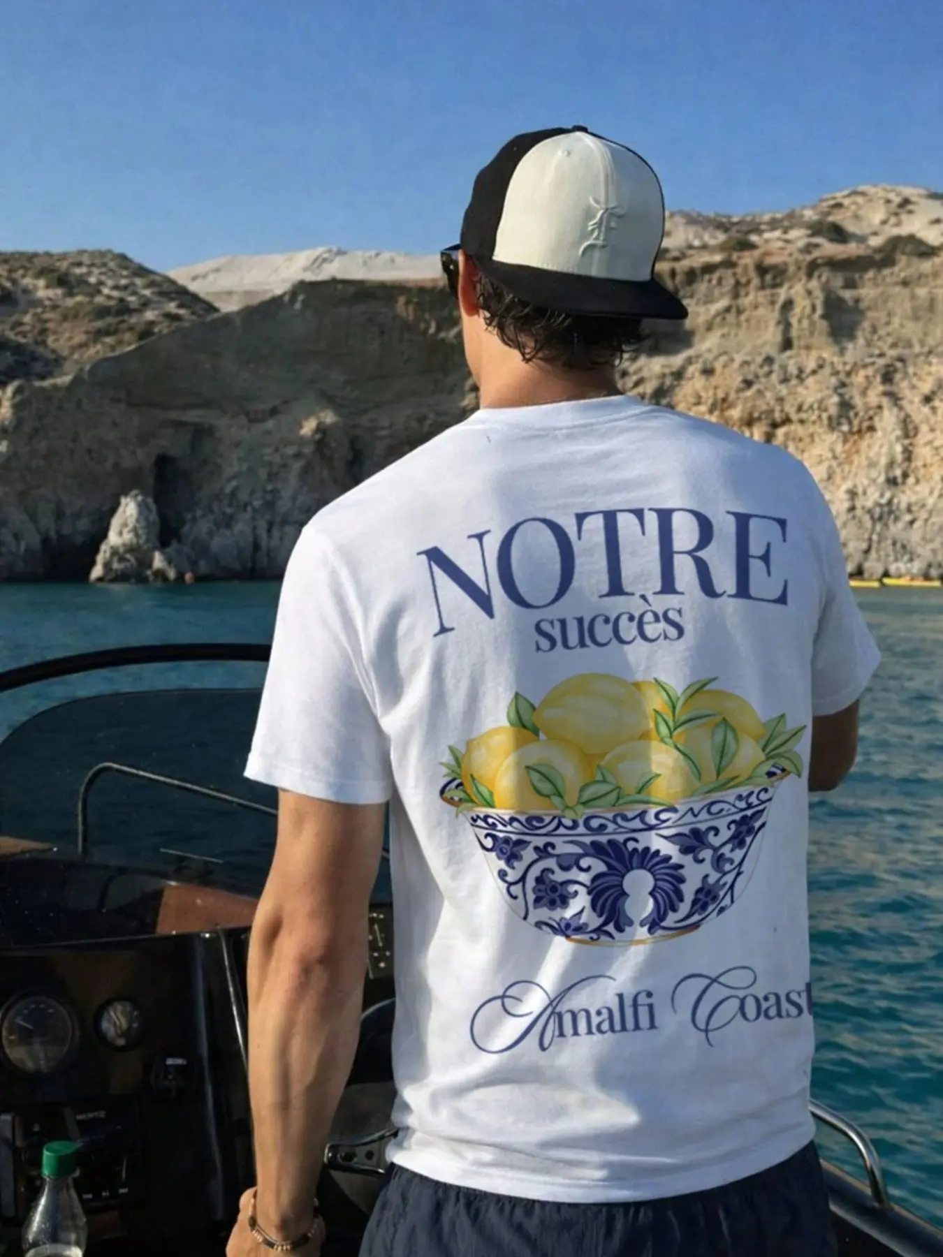 Men's White Vintage Amalfi Coast T-Shirt, Lemon Bowl Graphic Short Sleeve Tee, Casual Summer Top for Beach Vacation and Daily Wear, Tropical Vibe, Aesthetic Graphic Tee, Menswear