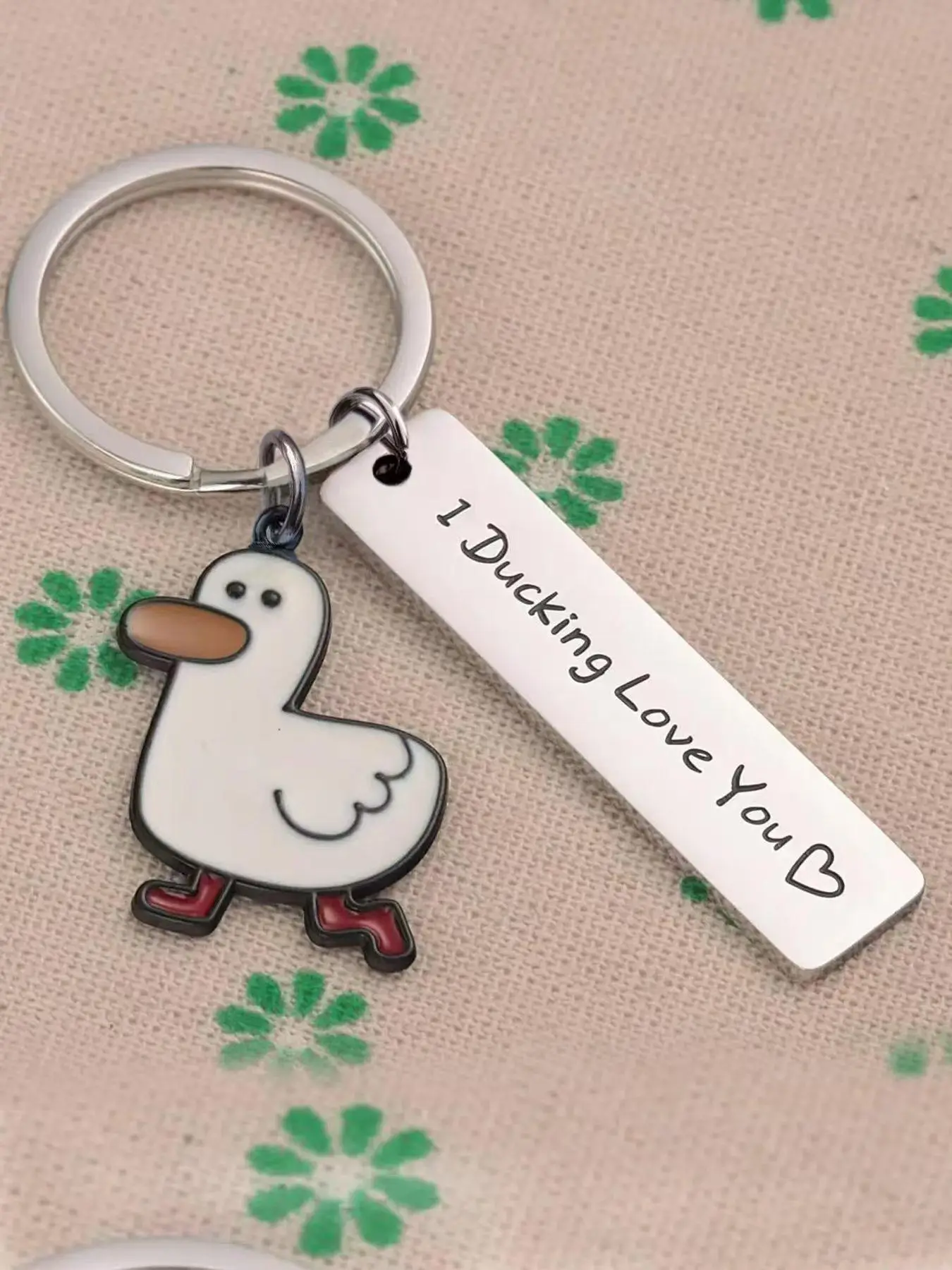 Cute Cartoon Duck Stainless Steel Keychain, Fashion Letter Engraving Slogan Metal Keychain Jewelry, Backpack Messenger Bag Decoration, Cute Accessorie