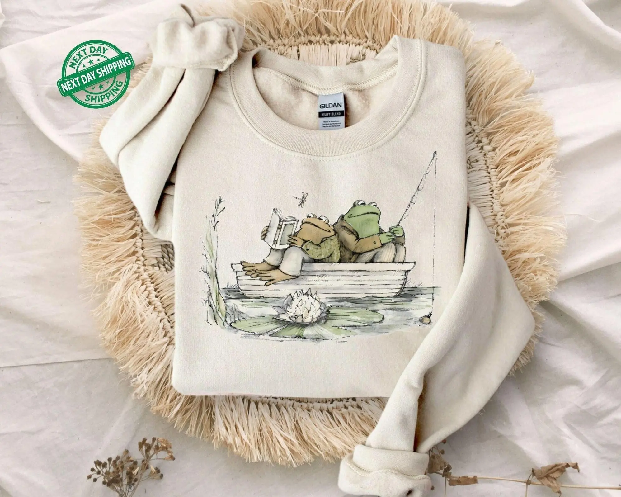 Frog 90s Graphic Sweatshirt, Unisex Oversize Cotton Sweatshirt, Nature Sweater