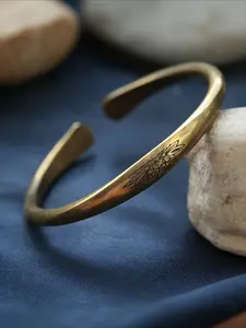 1 Piece of Vintage Open Cut Carved Lotus Bracelet, Suitable for Both Men and Women, Classic Vintage Jewelry, Charming Temperament and Street Casual Style, Adjustable Men's Cuff Bracelet, Flower Design Bracelet, Copper Bracelet