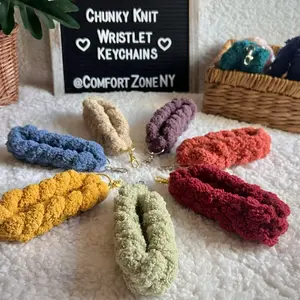 Chunky Knit Wristlet Keychain – Handmade Wrist Key Loop, Stylish and Functional Key Holder, Boho Keychain for Women, Gift for Her