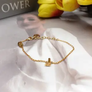 Pre-owned Louis Vuitton Gold Metal Bracelet T10254837