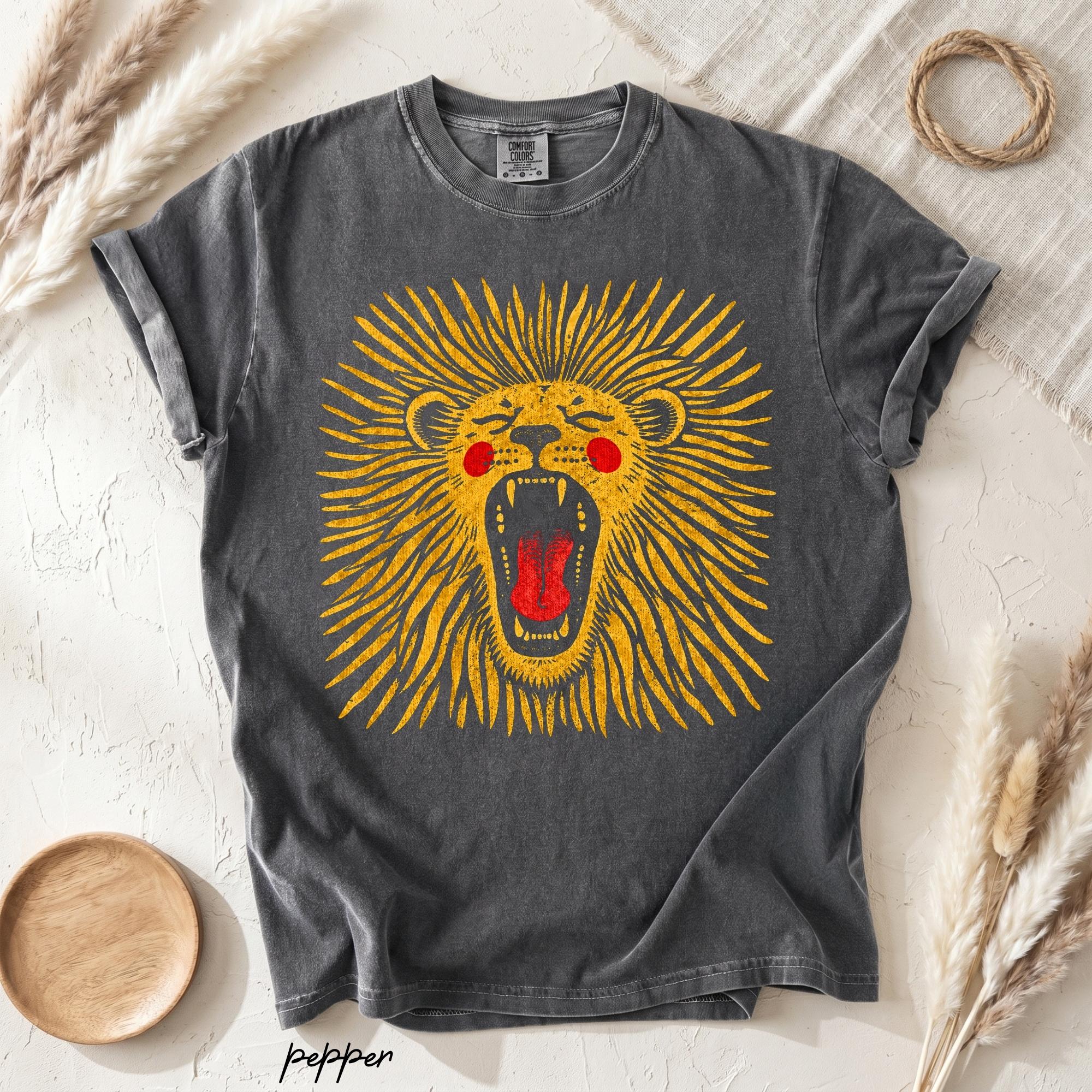Comfort Colors Vintage Boho Lion Shirt, Retro Wild Animal Graphic Tee, Cute Aesthetic Safari Top, Casual Wildlife T-Shirt