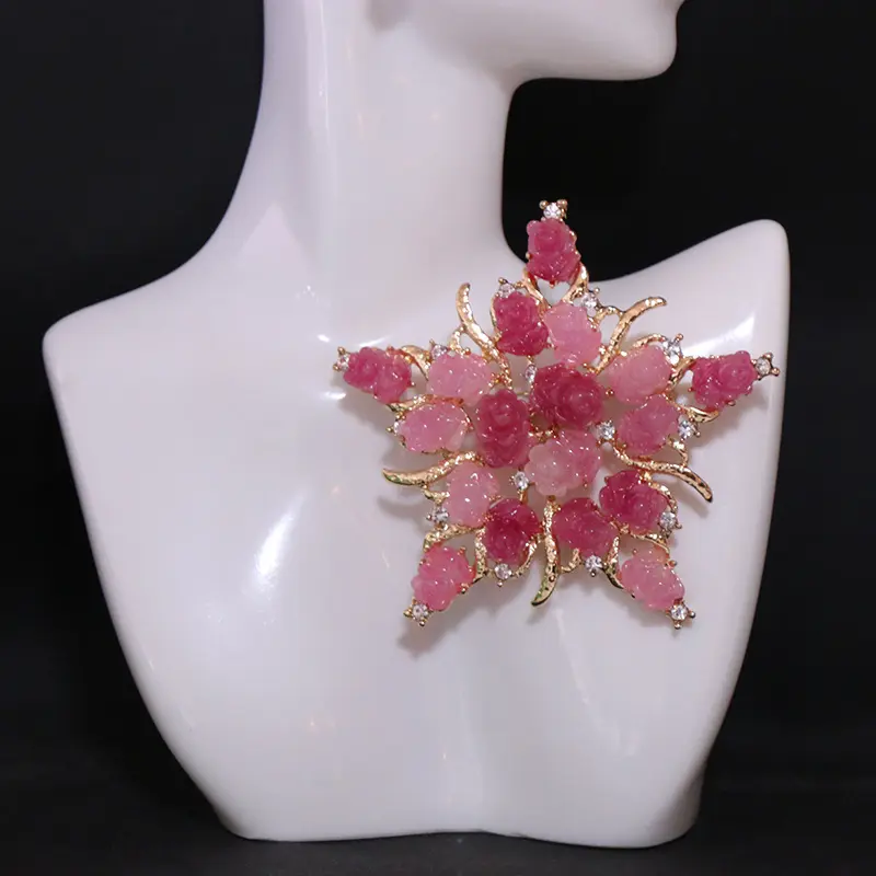 Elegant Rose Brooch with a Pink Gradient Finish, Exquisite Glass Flower Lapel Pin for Women, Sophisticated Accessory, Exquisite Brooch, Elegant Brooch