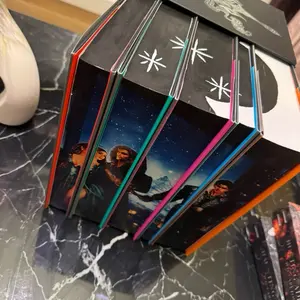 A Court of Thorns and Roses Special Edition