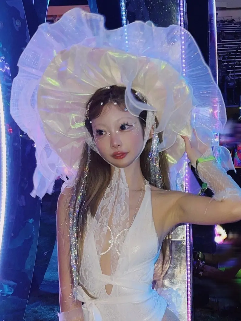 PearlWhite Dreamy Jellyfish Hat with Iridescent Streamers Fabric Halloween Mask for Music Festivals & Parades