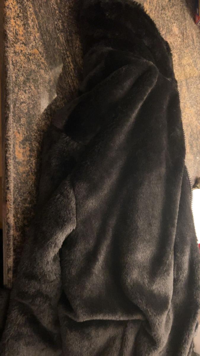 Item: Black, Extra Large