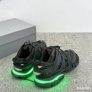 LED Shining Couples Sneakers men's and women's Casual Breathable shoes track Chunky trainers