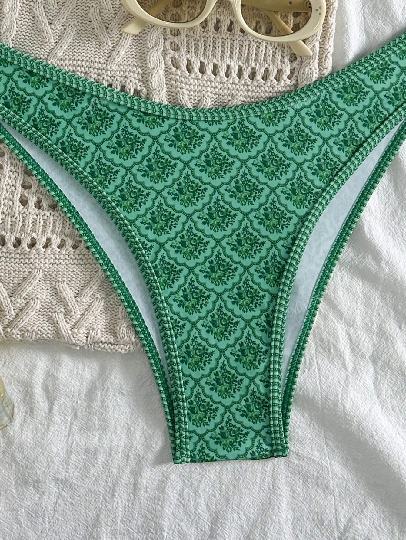 Two Pieces Of Women's Green Print Paired With Flat Chest Bikini, Detachable Shoulder Strap Suitable For Vacation Photography