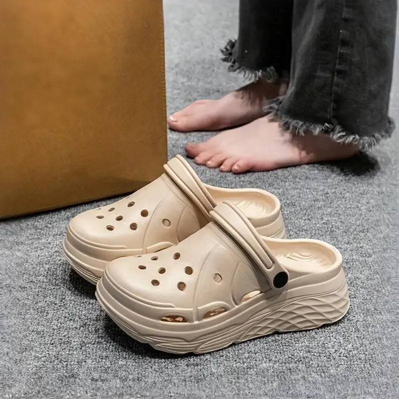 Women's Ventilated EVA Platform Clogs, Hollow Out Design, Lightweight Slip-On Sandals for Indoor and Outdoor Casual Wear, Slippers Sandals
