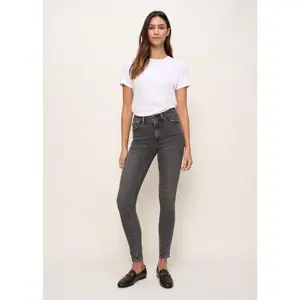 The Crew Neck Tee in White for Women Cotton Fit