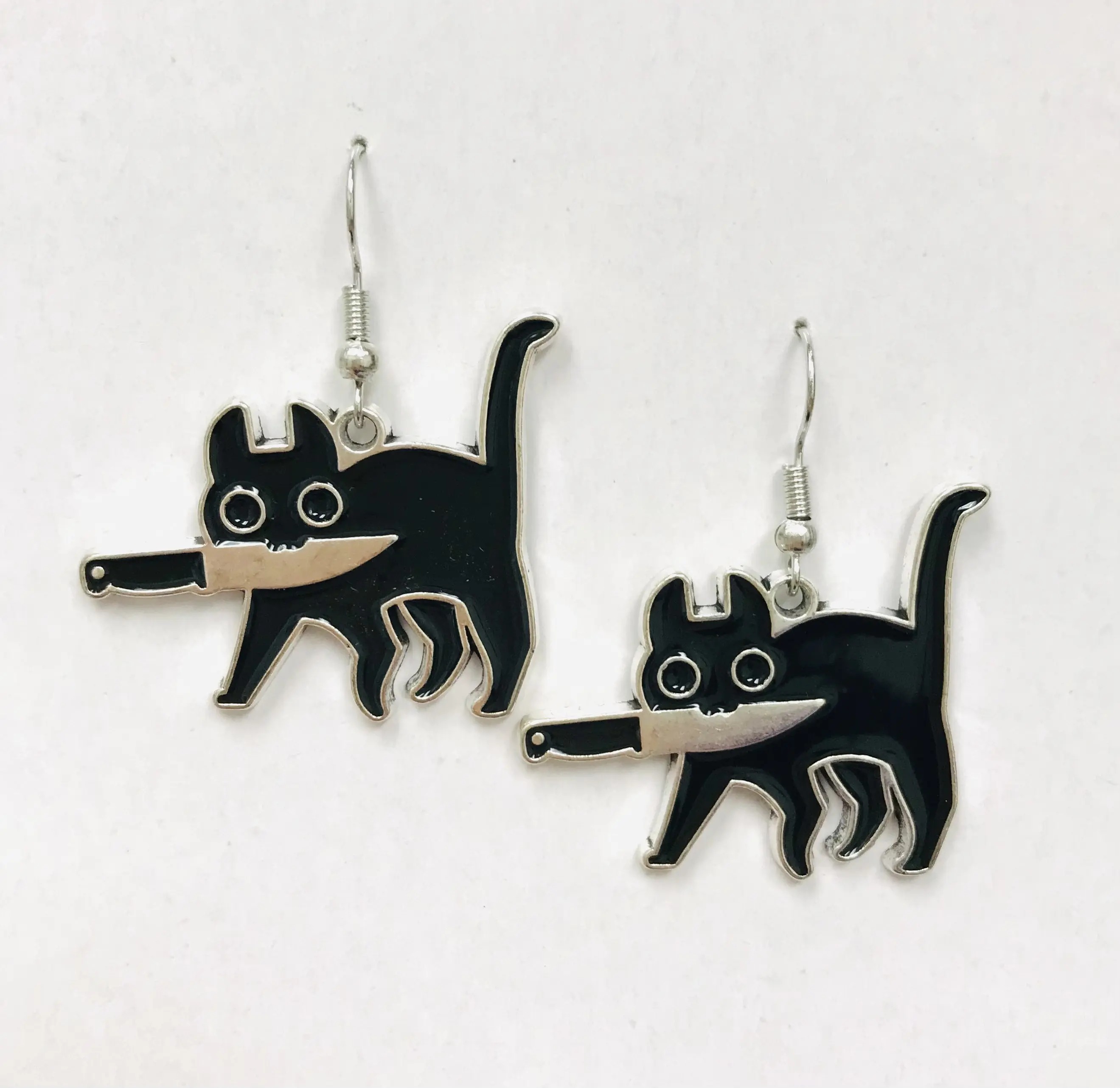 HALLOWEEN EARRINGS, CAT WITH KNIFE EARRINGS