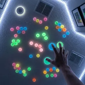 Sticky Ball Tofu, Glow-in-the-Dark Sticky Target, Venting Stress Relief, Wall Sticky, Wall Suction, Decompression Pinch Fun Small Toy, Sticky Wall Decoration