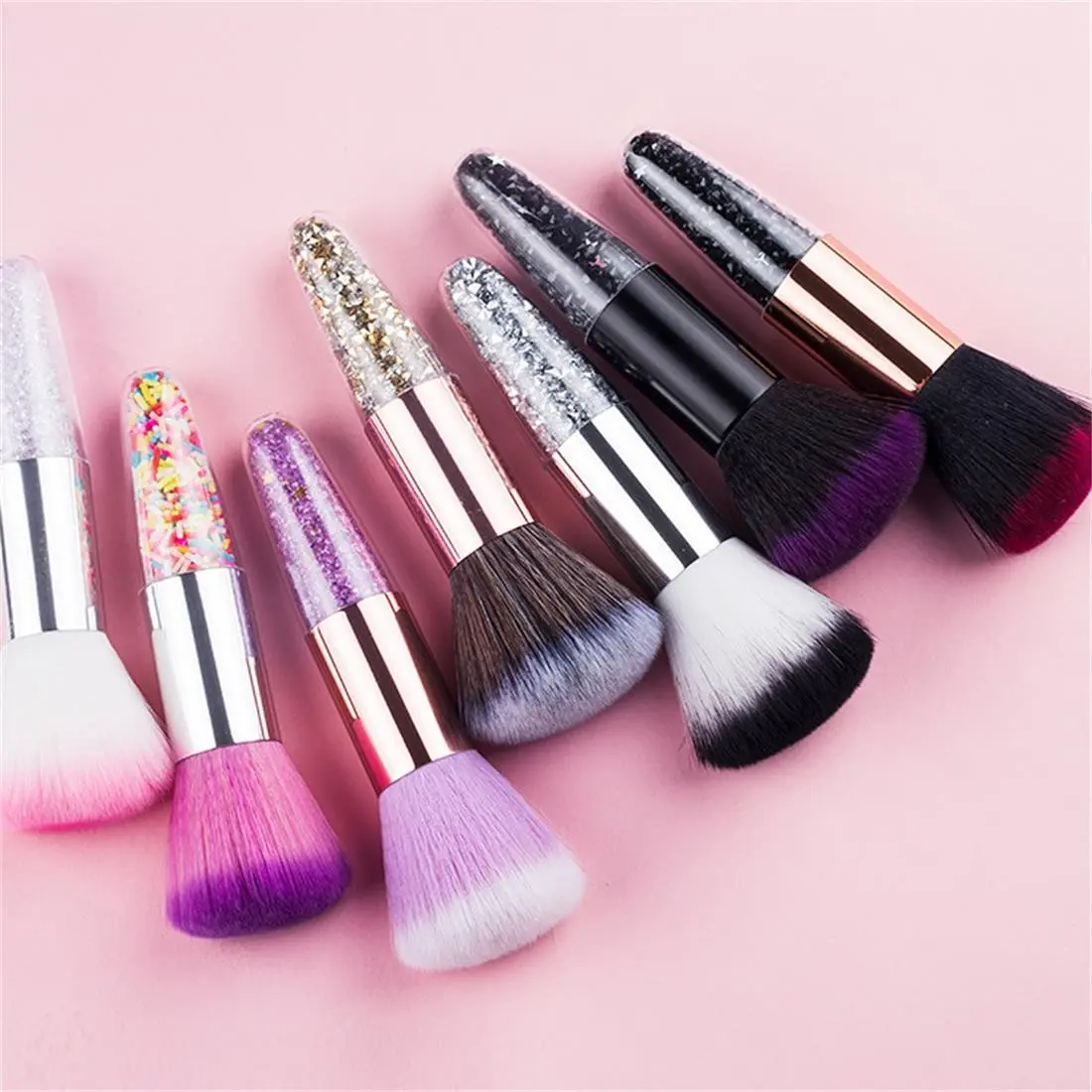 ✨ Single Travel-Size Makeup Brush with Crystal Clear Acrylic Handle – Short-Handled, Soft-Bristled Powder Brush for Blush or Foundation, Specialty Makeup Tool