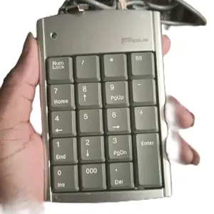 Targus Model PAUK10U Numeric Keypad Plug & Play 2 USB Ports USA Silver