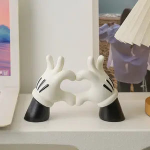 Creative and cute Mickey heart-shaped hand ornament for the living room, high-end entryway, TV cabinet, desktop, and niche home decor