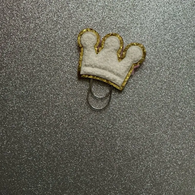 White Crown Plush Paperclip Bookmark Handmade Planner Journal Accessory Soft Felt Royal Touch for Students Teachers Book Lovers