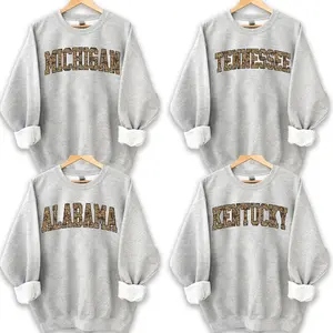 Custom Camo State Name Sweatshirt – Vintage College Varsity Pullover with Camouflage Letter Design, Unisex Graphic Fleece Crewneck, Perfect Gift for Students, Alumni & State Pride Fans