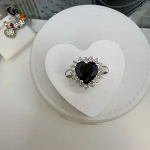 925 sterling silver # 9 ring high quality solid Mexican silver cubic zirconia stones,, anillo de plata Mexicana Alta calidad talla #9 pirates. De zirconia elegante